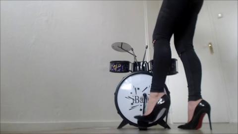 Crushing Pussy✌ Frenzy: Goddess Carmen Smashes Beats on Drums