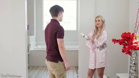 “Jordan Maxx's Juicy Pussy🌮️ Gets Hammered By A Fat Dong