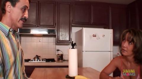 Her hubby's away, neighbour gets brutal anal👌 DP