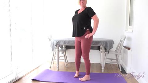 Fifty-year-old Mommy Gets Screwed by Juggs-willing Hustler at Aunt Judy's Gym Spa Massage
