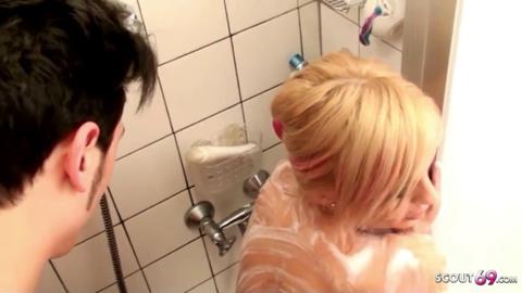 German mom's first anal👌 adventure with a hung stud in the shower🚿