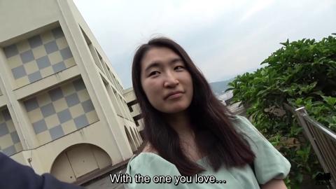 Slutty Tokyo mistress swaps spec-samples for steamy bath sex