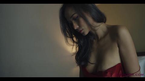 Sultry Sanktor Strips Naked, Exposing Silky Smooth Skin to Sinful Desire