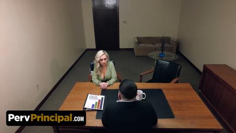 Double Ds, Throbbing Bongs, Screaming Orgasms in Her Backstage Boozed-Up BJ Bonanza