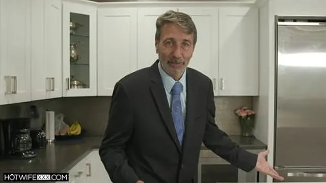 HUSBAND′S FRIEND SNEAKS IN FOR LAUREN PHILLIPS′ HOT SEX SESSION