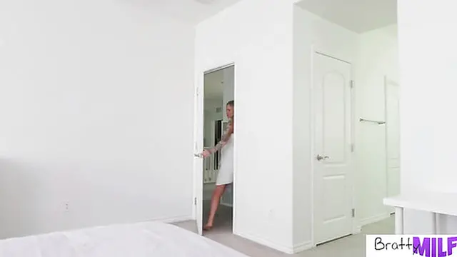 Busty Blonde MILF Kaci Kennedy Can′t Resist Taking Care of boyfriend′s Huge Hardon S11:E6