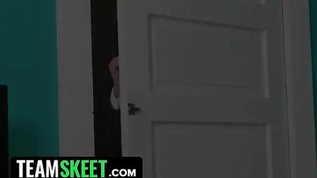 If You Don′t Get Along With Your  &mdash;  Have a Foursome: Fucking is Bonding