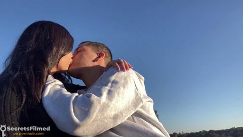 Public Park Bangdown: Raw, Uninhibited, Outdoor Fuck Fest Between Tinder Girl and Me