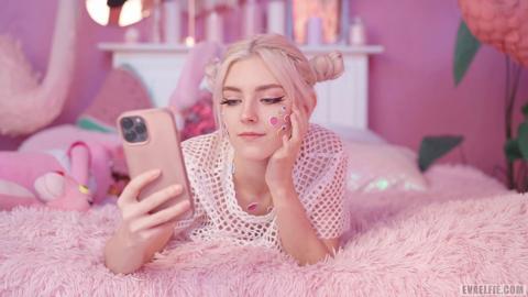 All cute girls love hot facial cum loads - Eva Elfie
